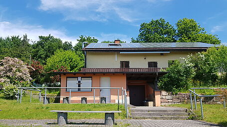 Sportheim des Sportvereins Schwarz-Weiß Burgwallbach e. V. Sportheim des Sportvereins Schwarz-Weiß Burgwallbach e. V.